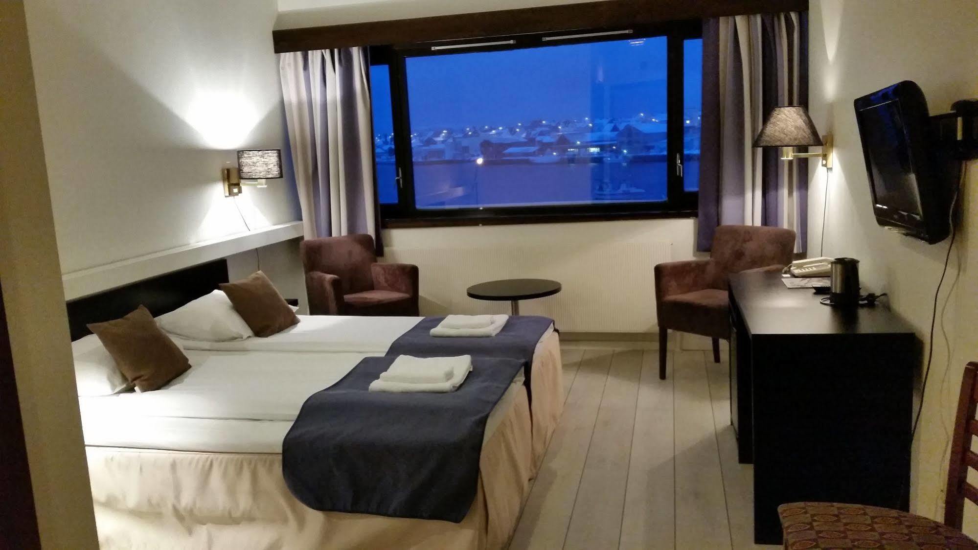 Vardo Hotel Екстериор снимка