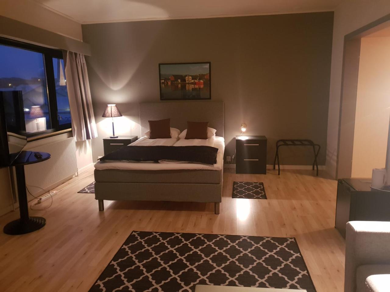 Vardo Hotel Екстериор снимка