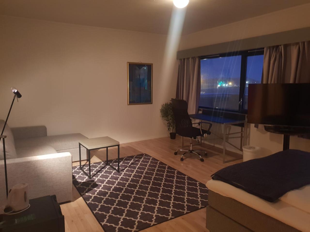 Vardo Hotel Екстериор снимка